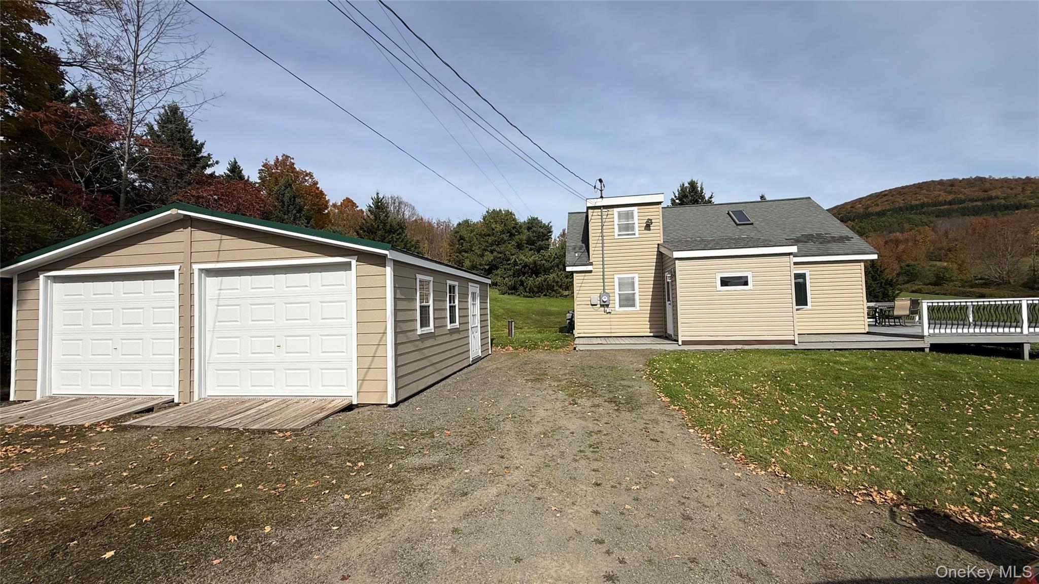 1360 Foote Hollow Road Property Photo 2