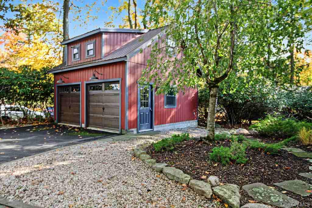 123 Lake Shore Drive Property Photo 5