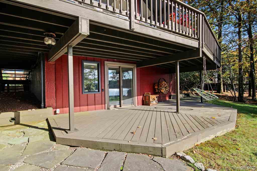 123 Lake Shore Drive Property Photo 7