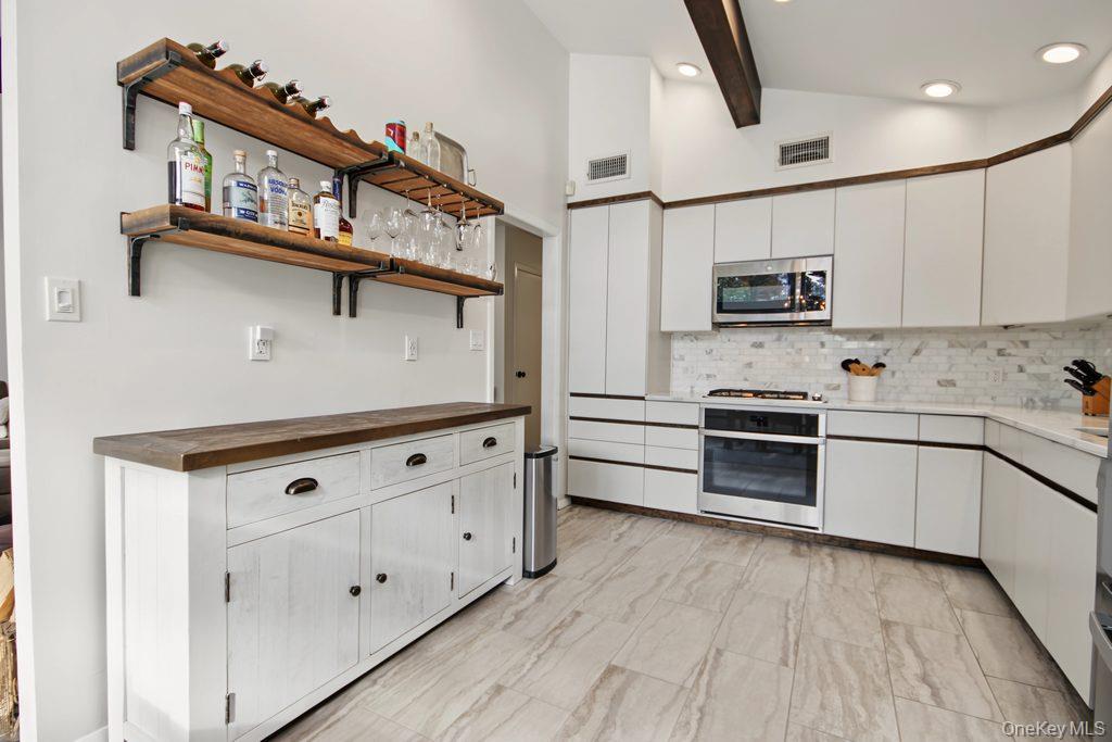 123 Lake Shore Drive Property Photo 19