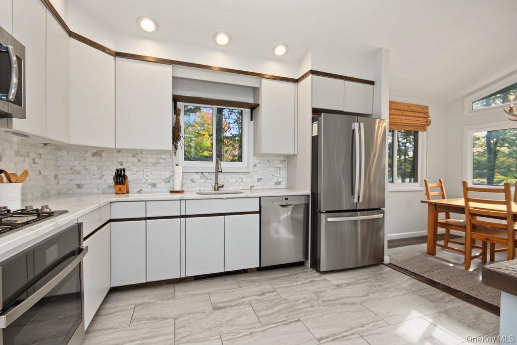 123 Lake Shore Drive Property Photo 20