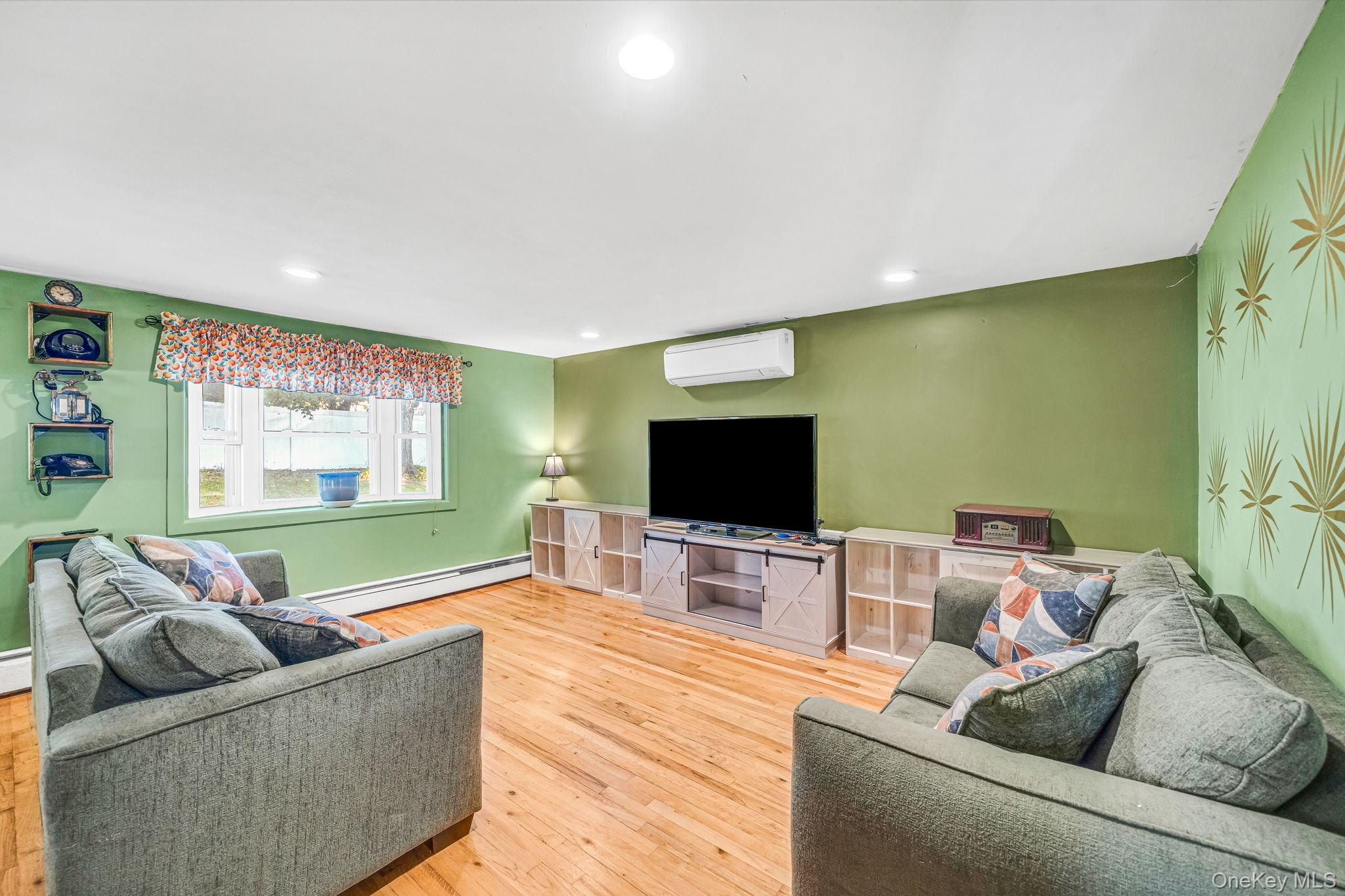 12 Mountain Street Property Photo 4