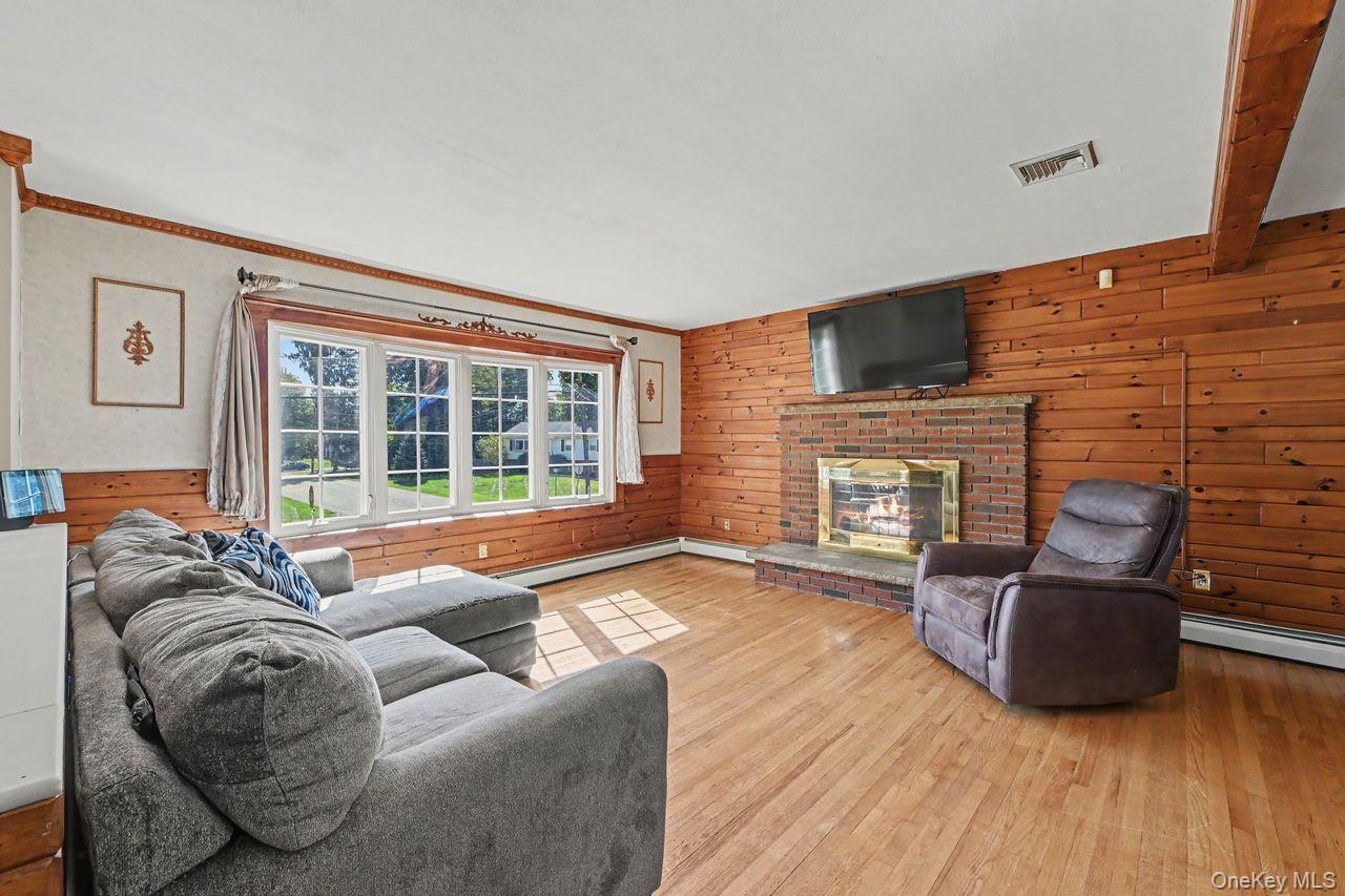 14 Tor Road Property Photo 13