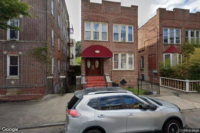 326 E 48th Street Property Photo 1
