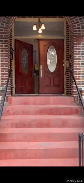 326 E 48th Street Property Photo 8