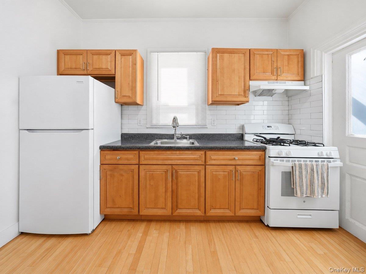 12 Edgewood Avenue Property Photo 4