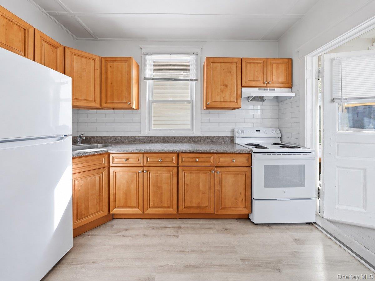 12 Edgewood Avenue Property Photo 12