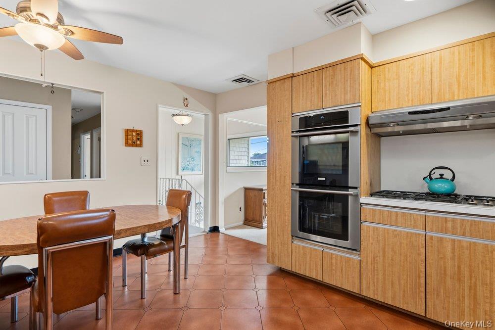209 Arrow Street Property Photo 14