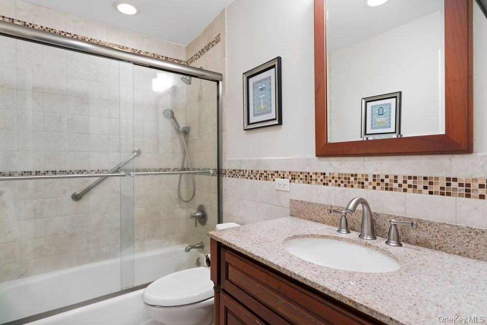 209 Arrow Street Property Photo 16