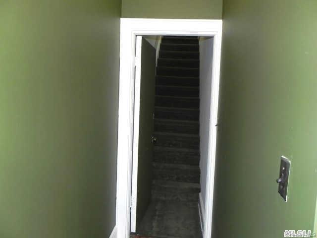 494 Old Country Road Property Photo 3