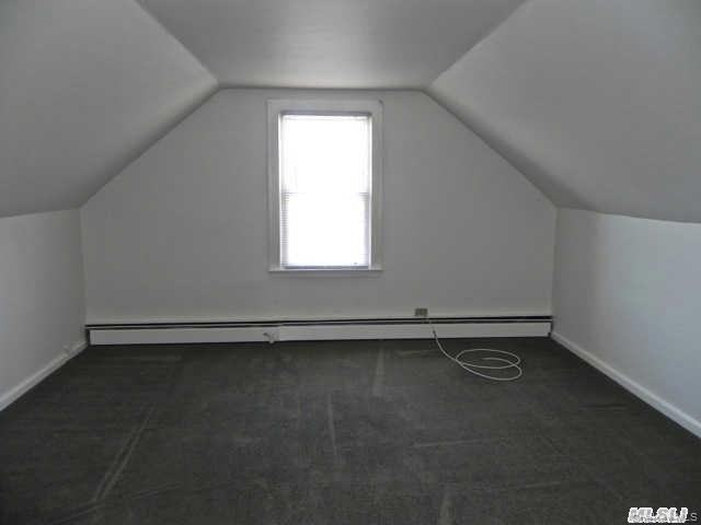494 Old Country Road Property Photo 8