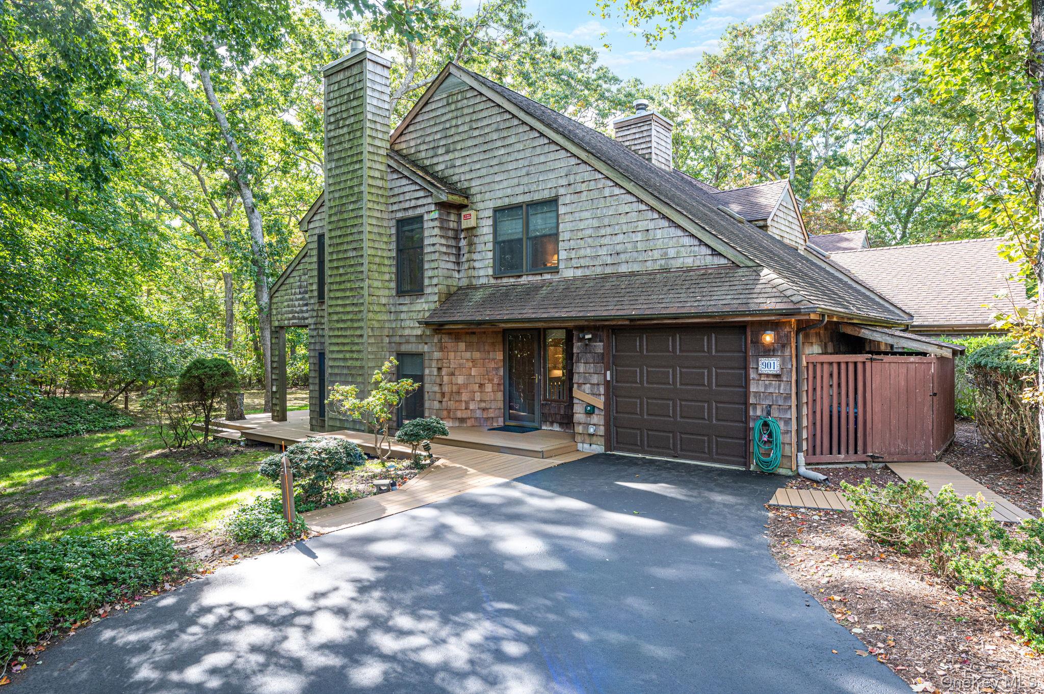 901 Pepperidge Lake Road Property Photo 1
