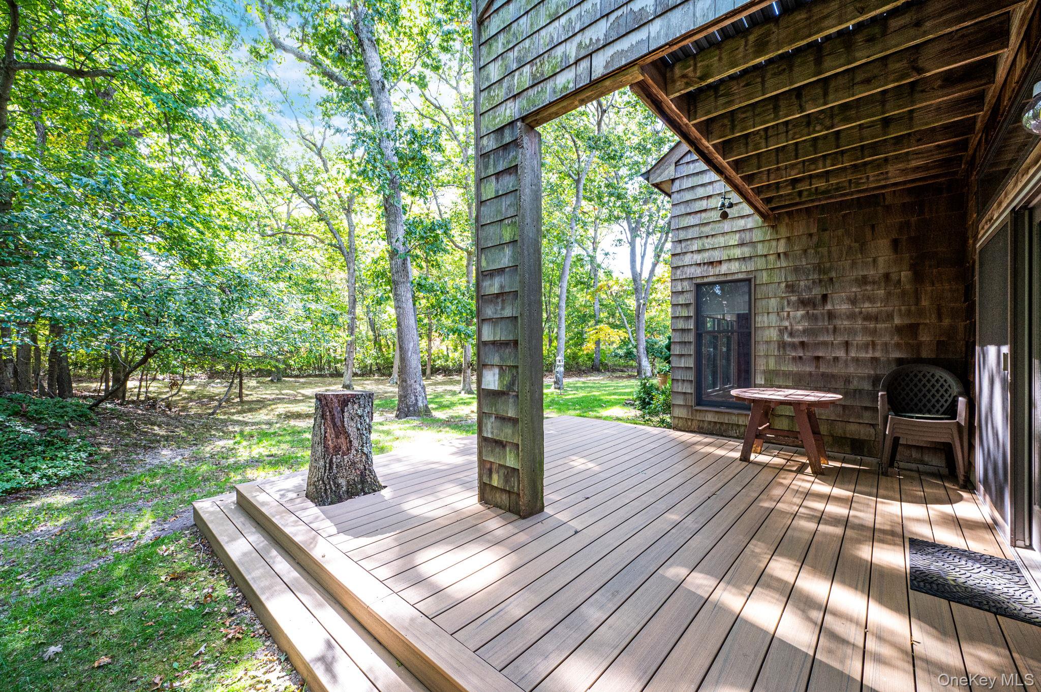 901 Pepperidge Lake Road Property Photo 4