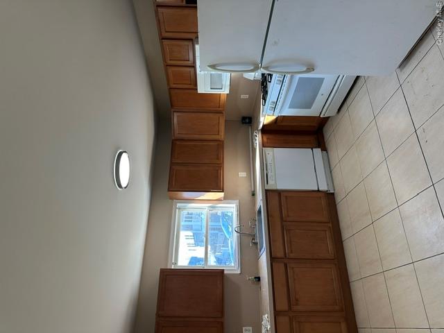 215 E Walnut Street 1 Property Photo 3