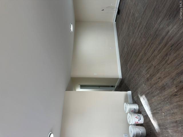 215 E Walnut Street 1 Property Photo 5