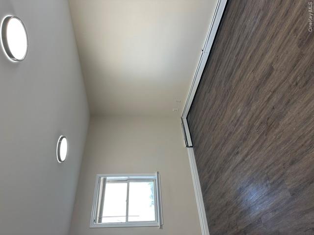 215 E Walnut Street 1 Property Photo 12