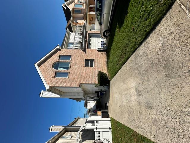 215 E Walnut Street 1 Property Photo 18