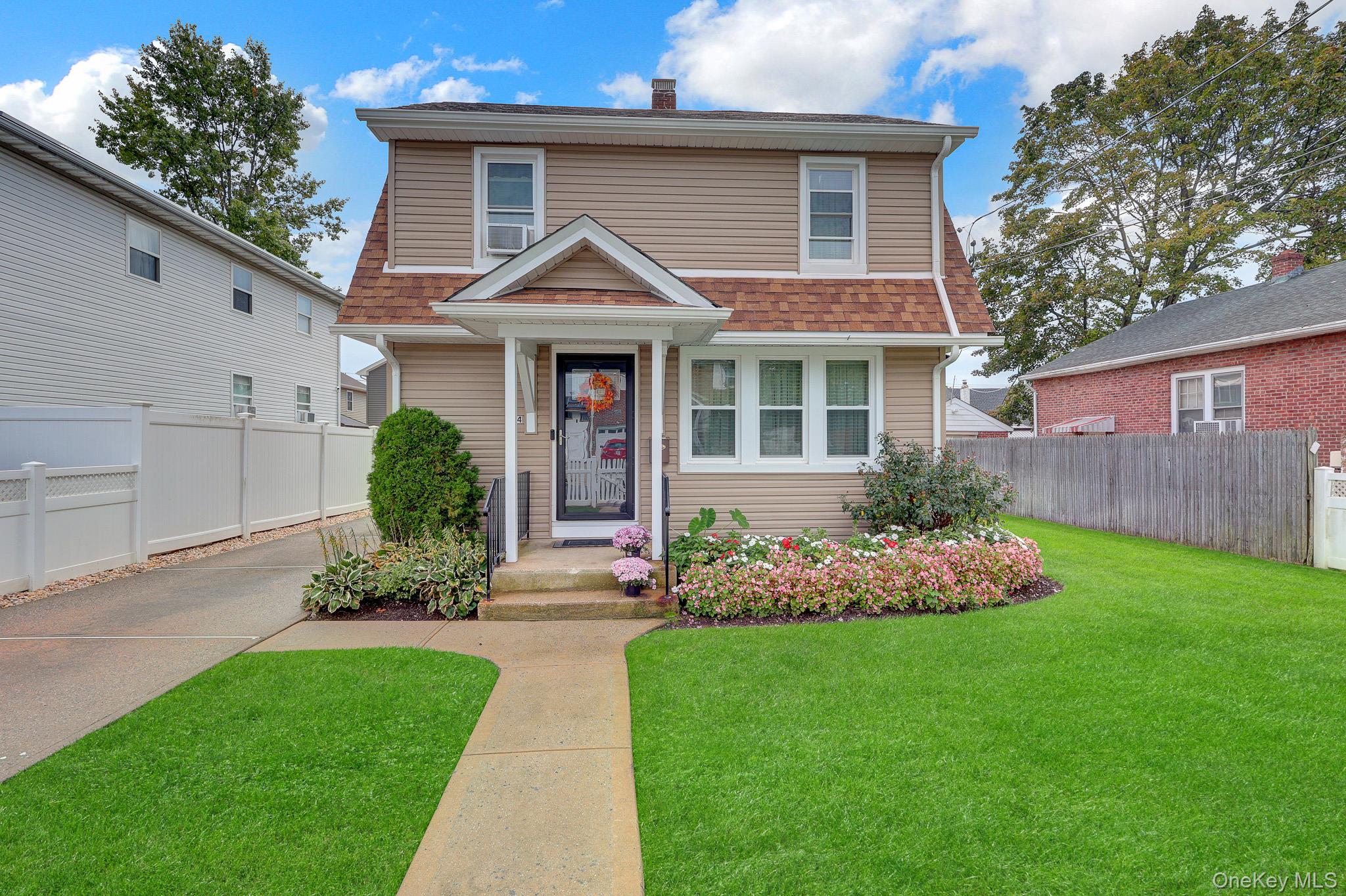 44 Brooks Avenue Property Photo 1