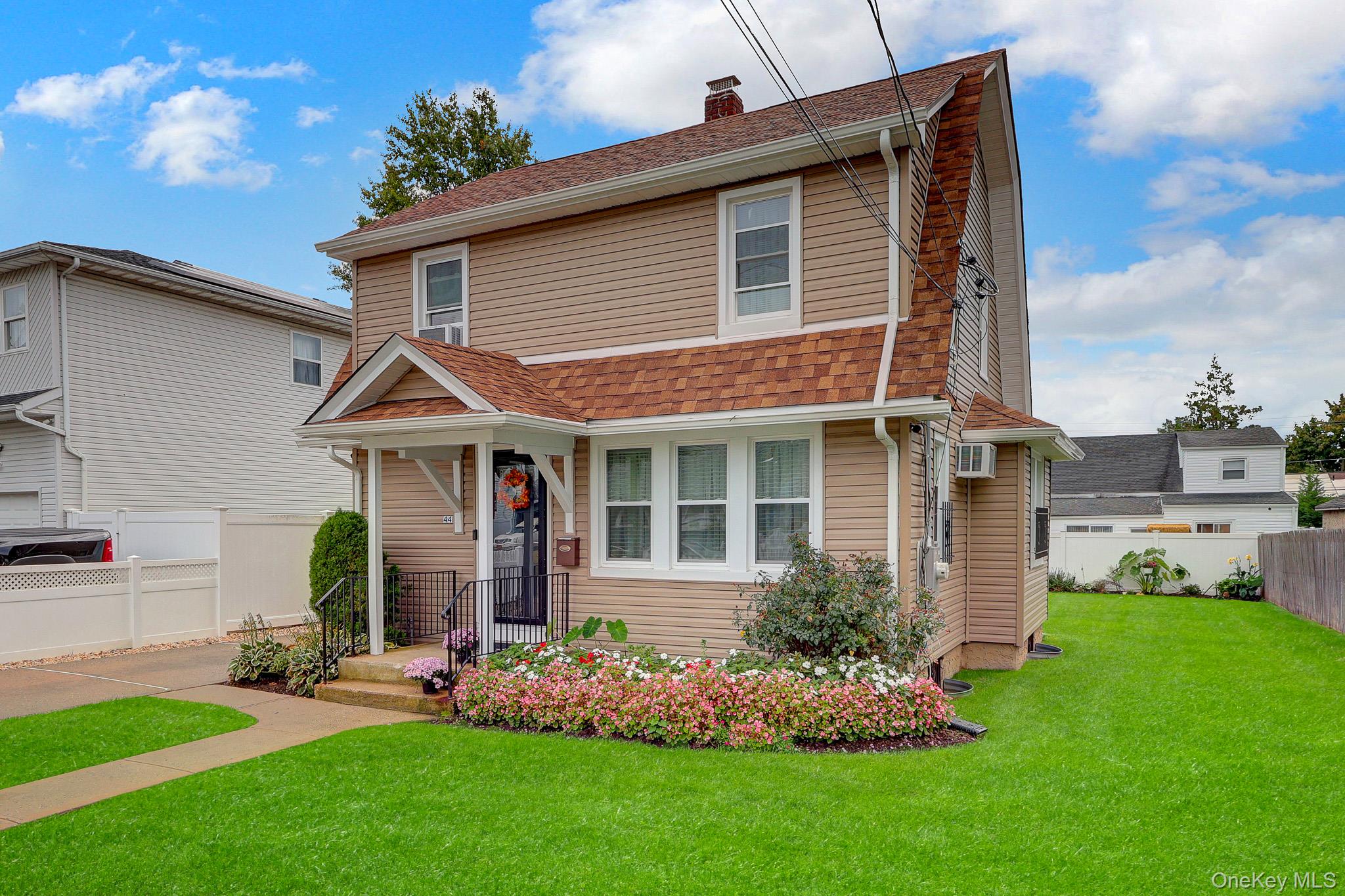 44 Brooks Avenue Property Photo 2
