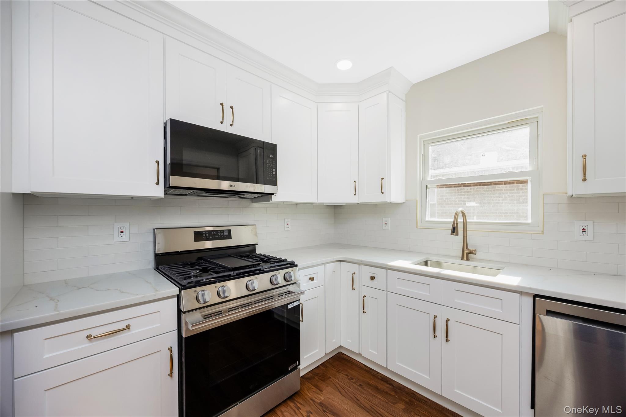 183-12 Elmira Avenue Property Photo 11