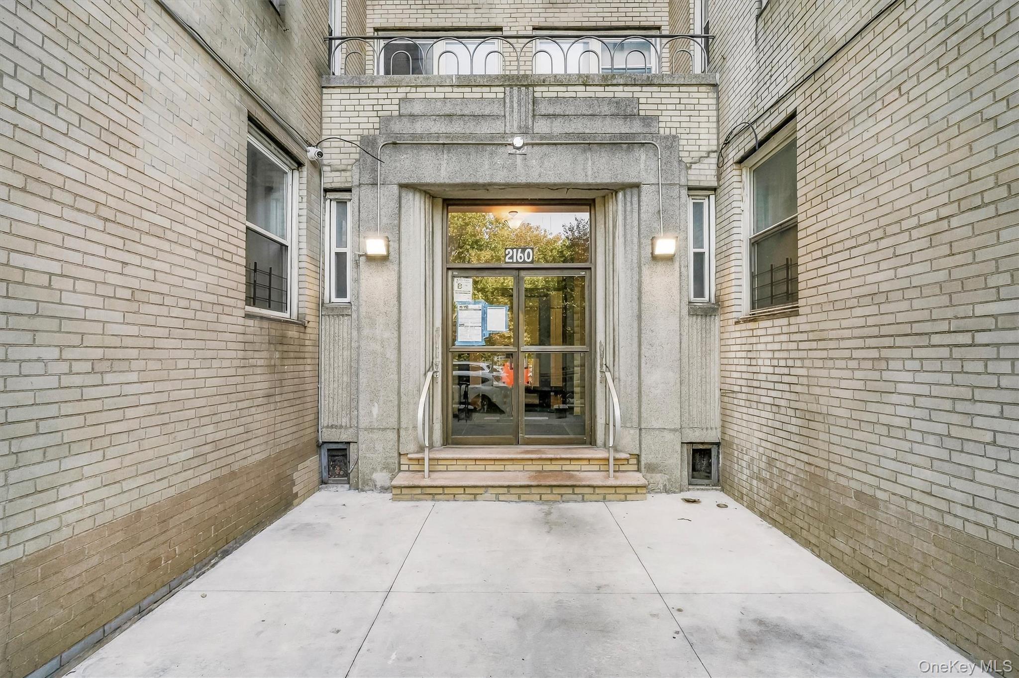 2160 Bronx Park 5d Property Photo 2