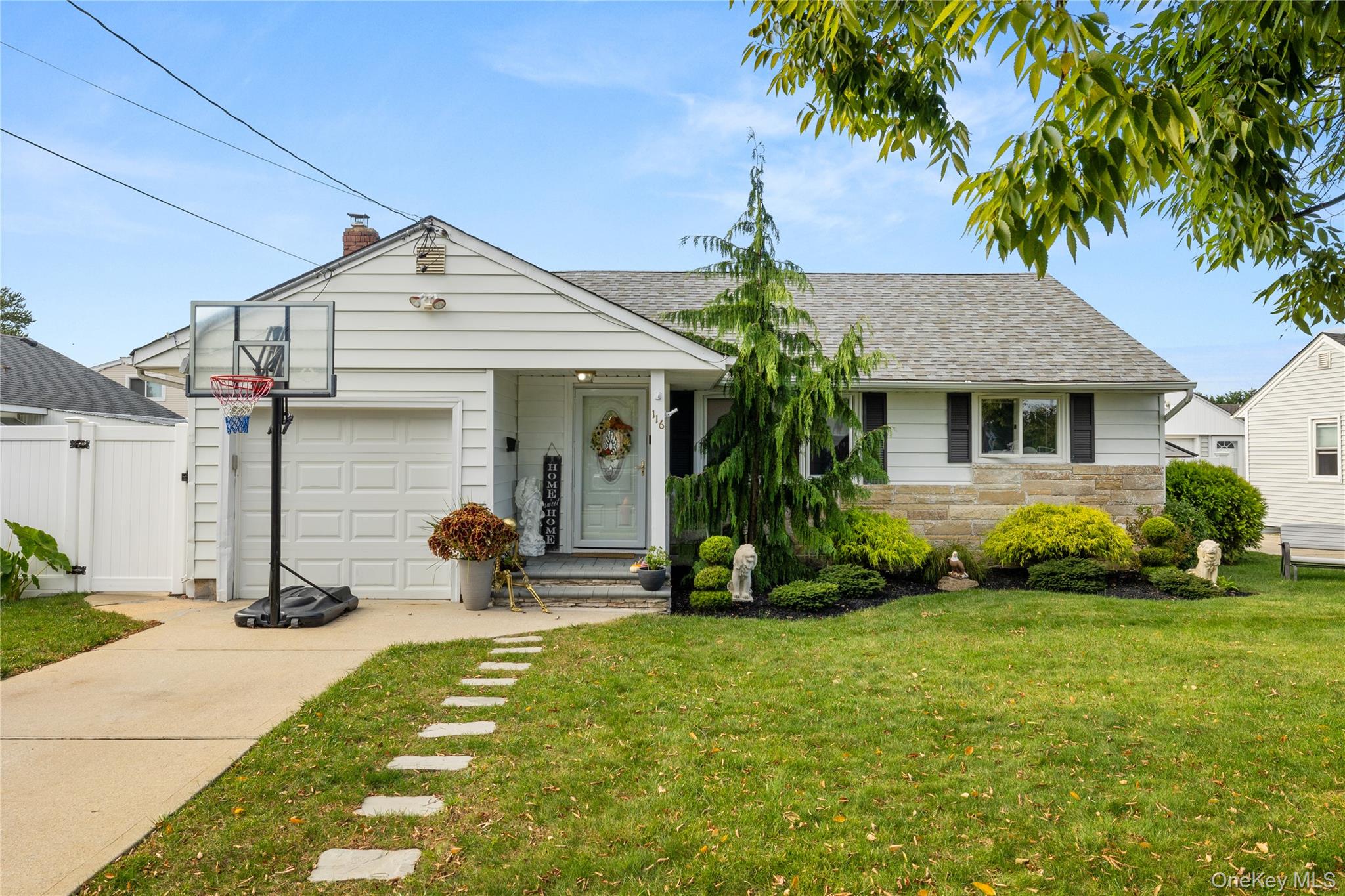 116 Massapequa Avenue Property Photo 1