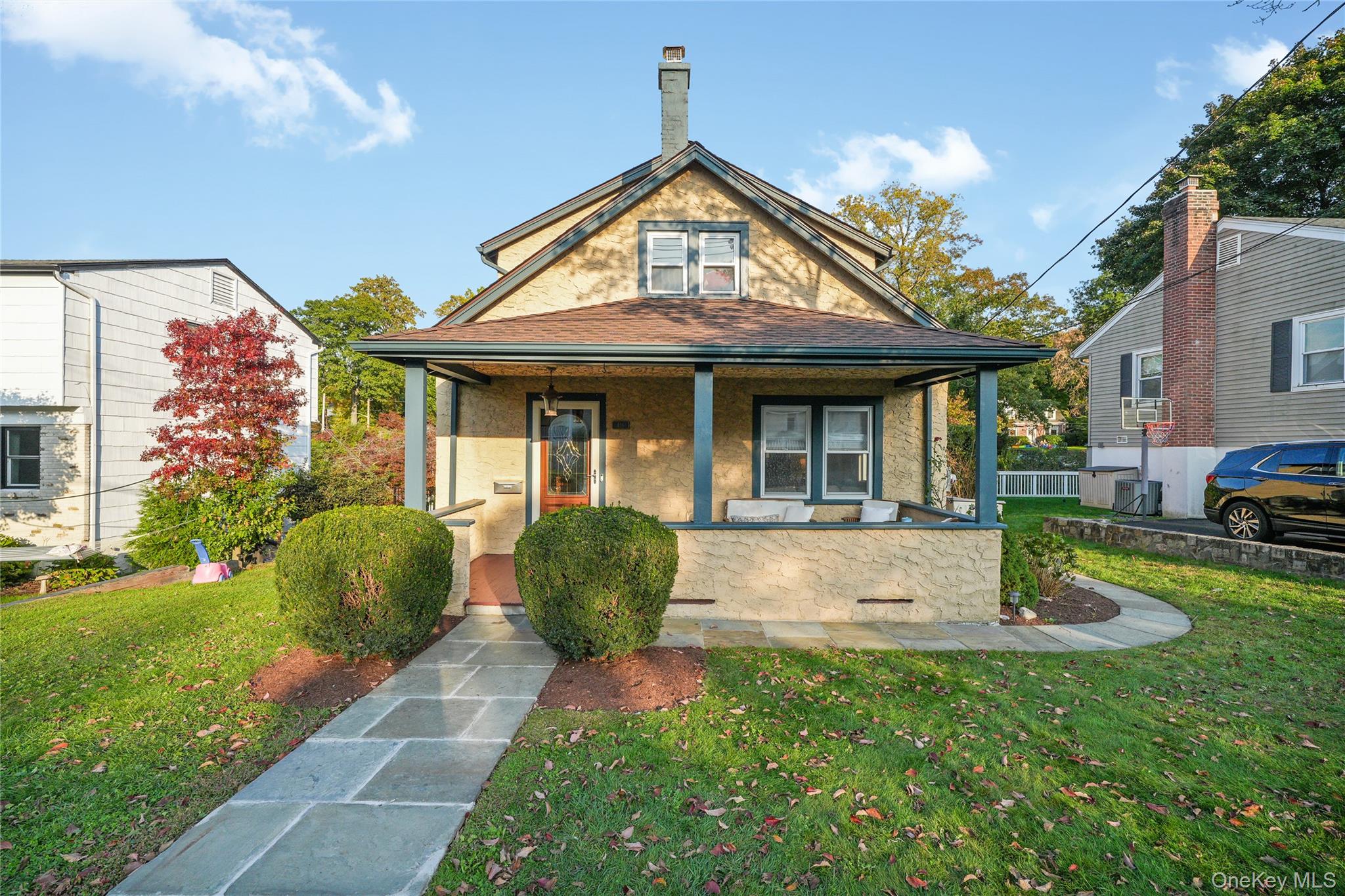 416 Willis Avenue Property Photo 1