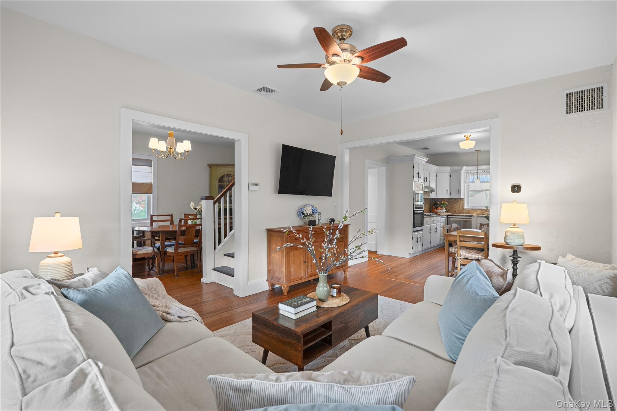416 Willis Avenue Property Photo 12