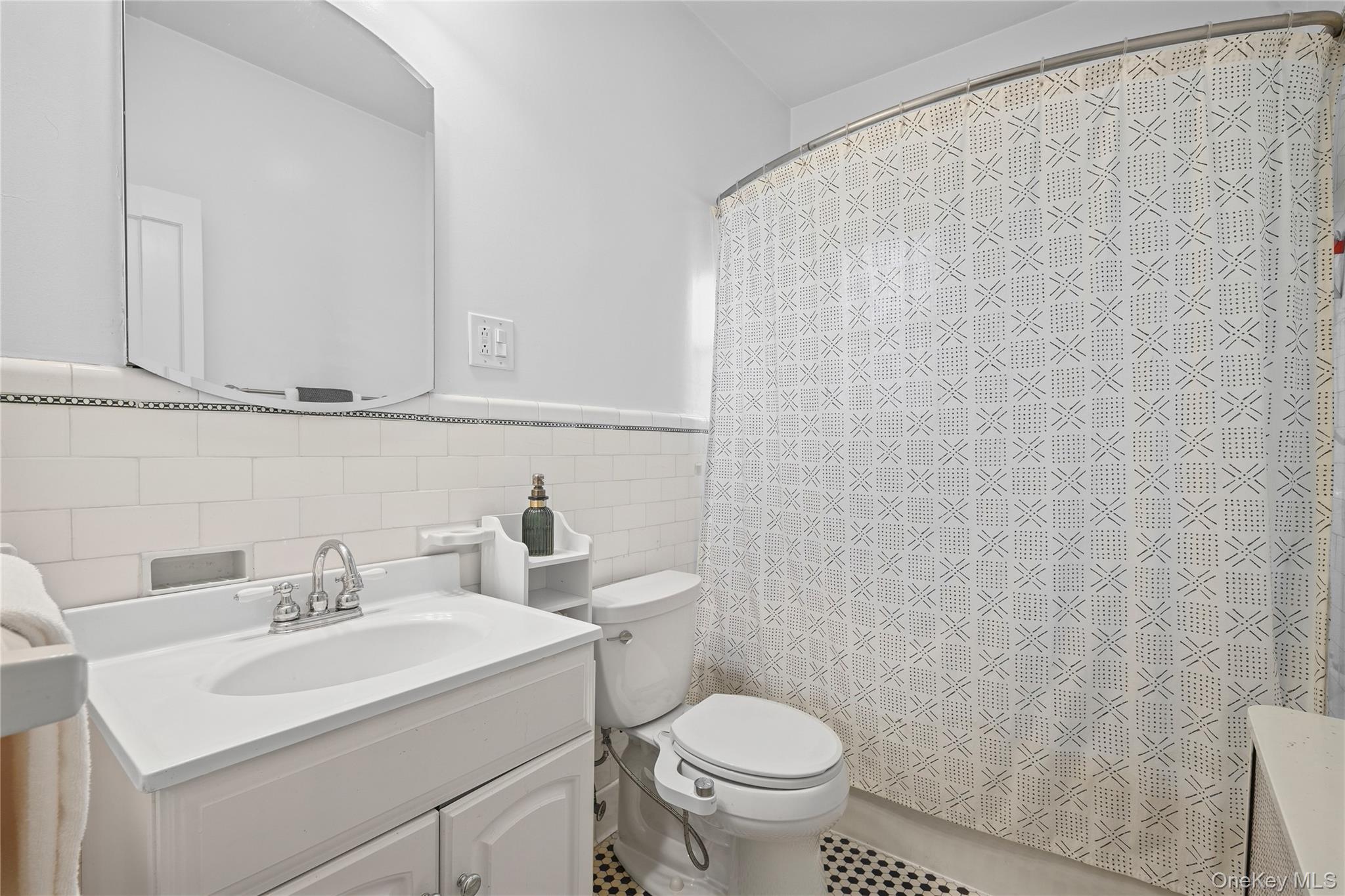 416 Willis Avenue Property Photo 14