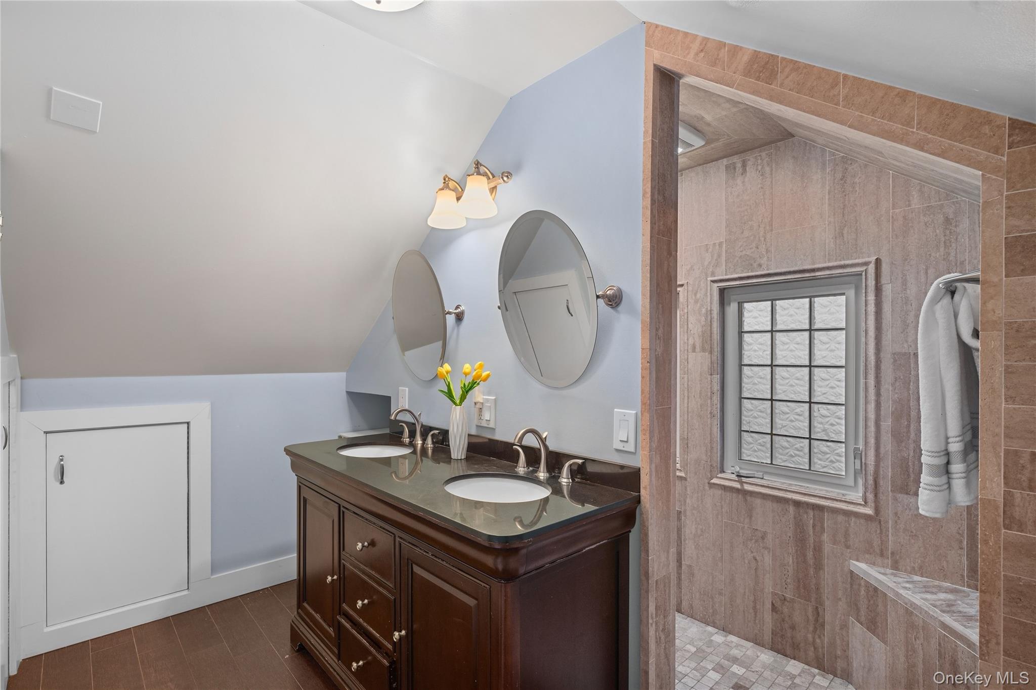 416 Willis Avenue Property Photo 19