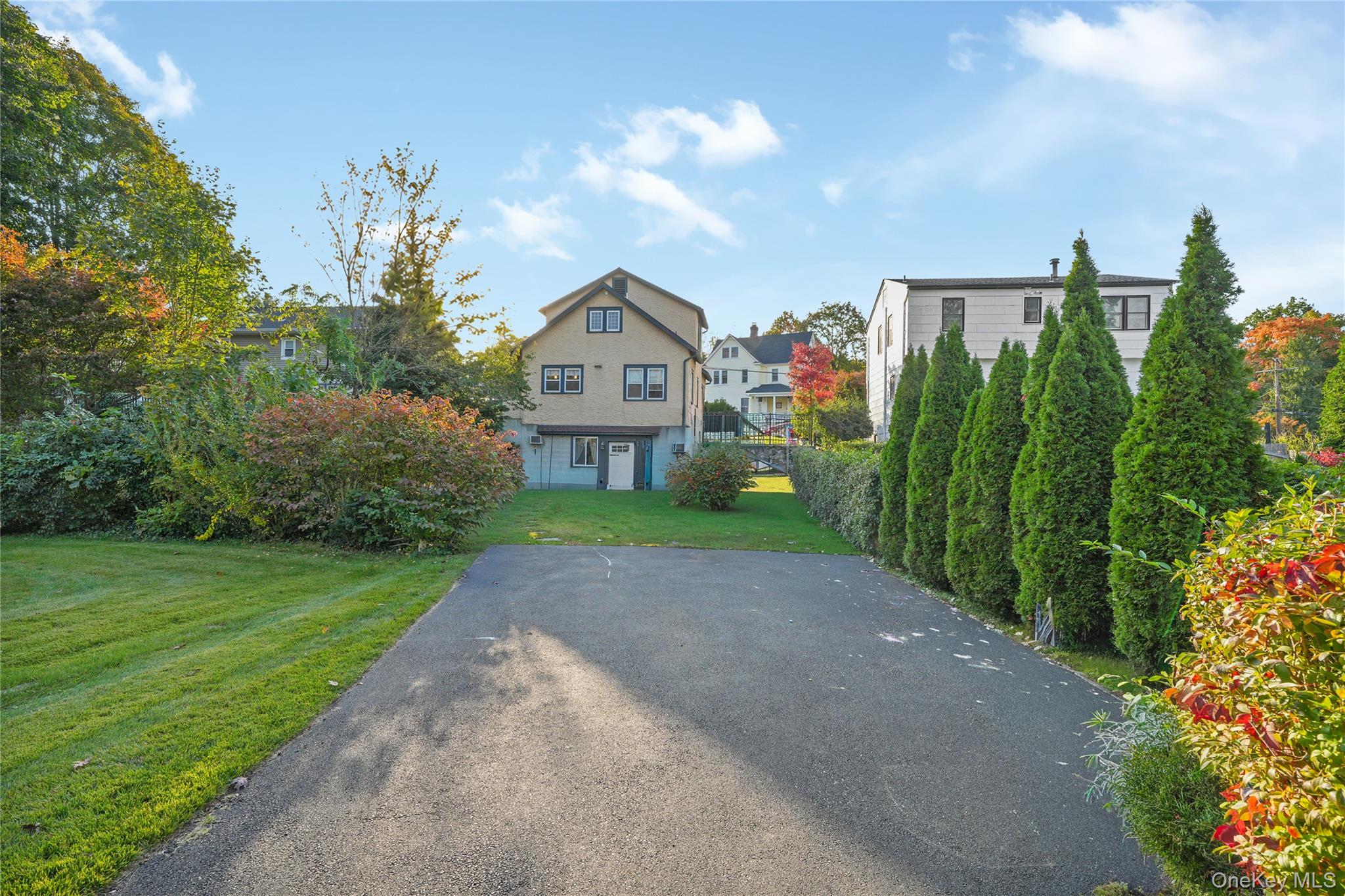 416 Willis Avenue Property Photo 30