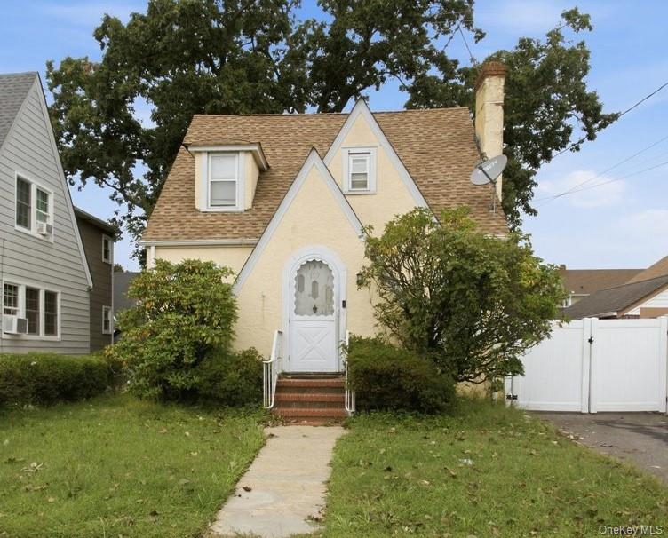 179 Crowell Street Property Photo 1