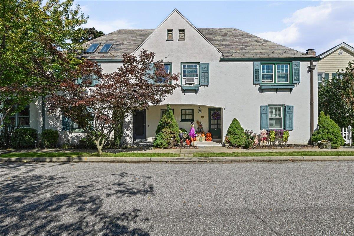 5 1st Place Property Photo 1