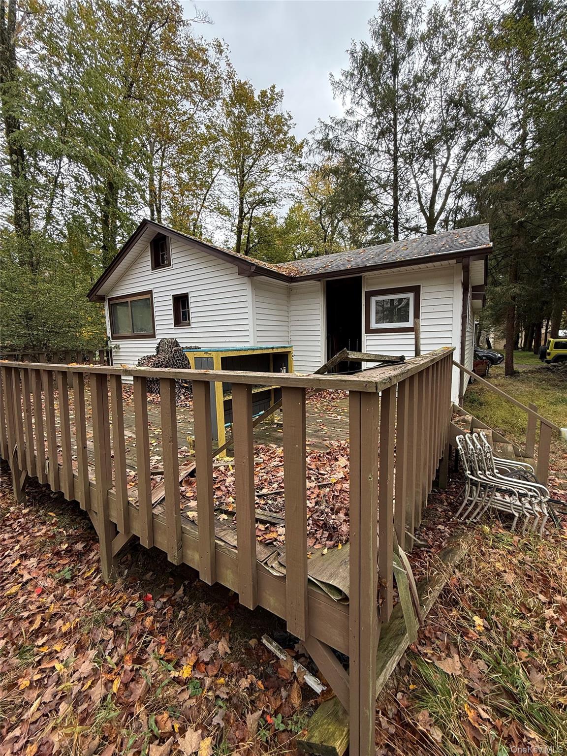 6 W Oakland Drive Property Photo 2