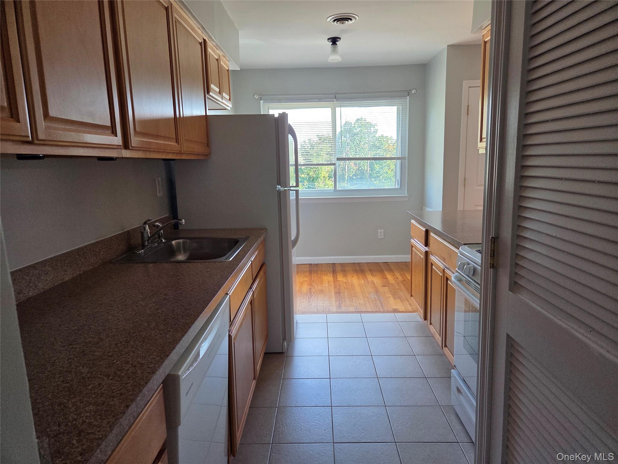 14 Pavilion Road 7 Property Photo 3