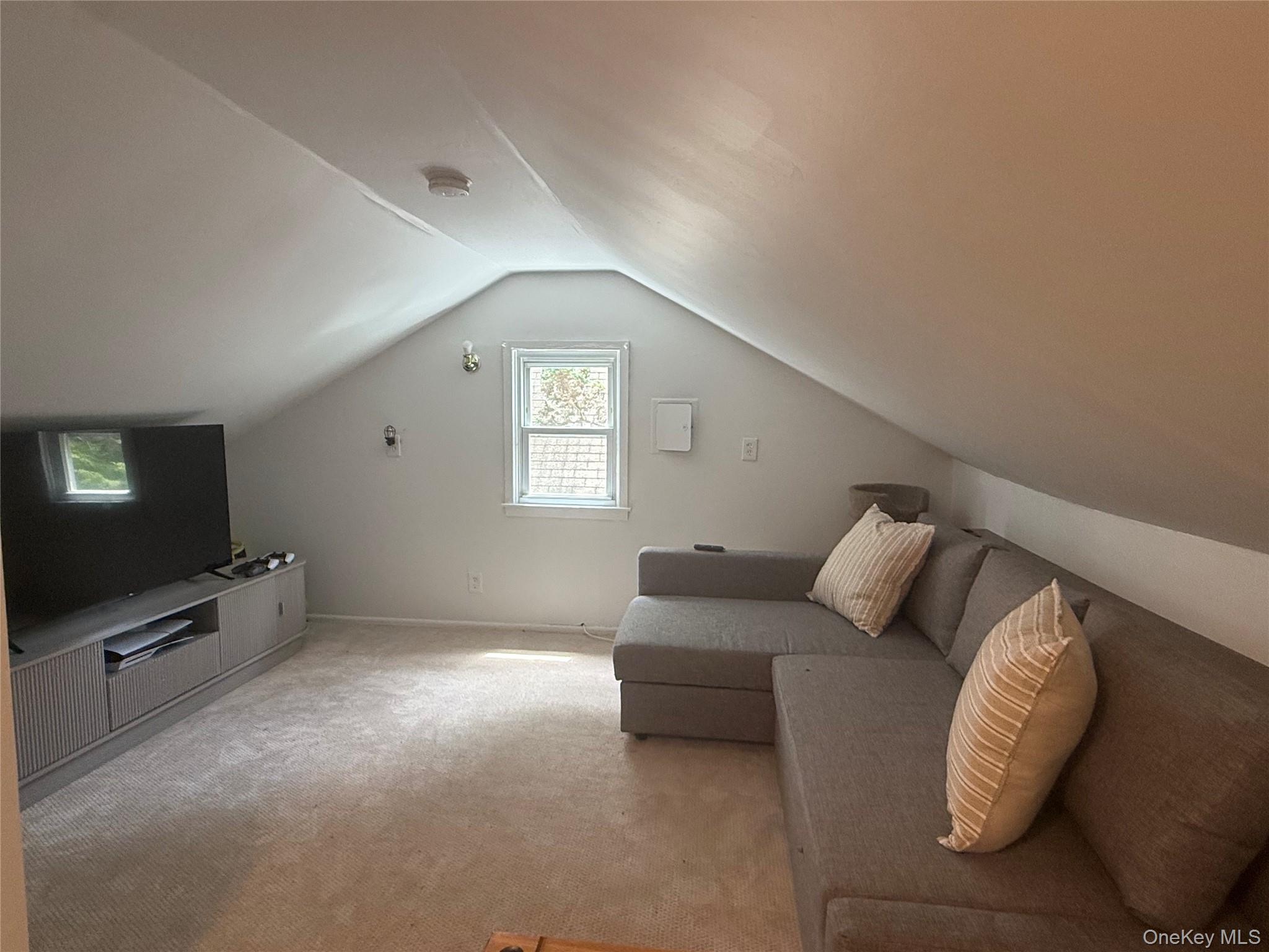 19 Cotswold Drive Property Photo 15