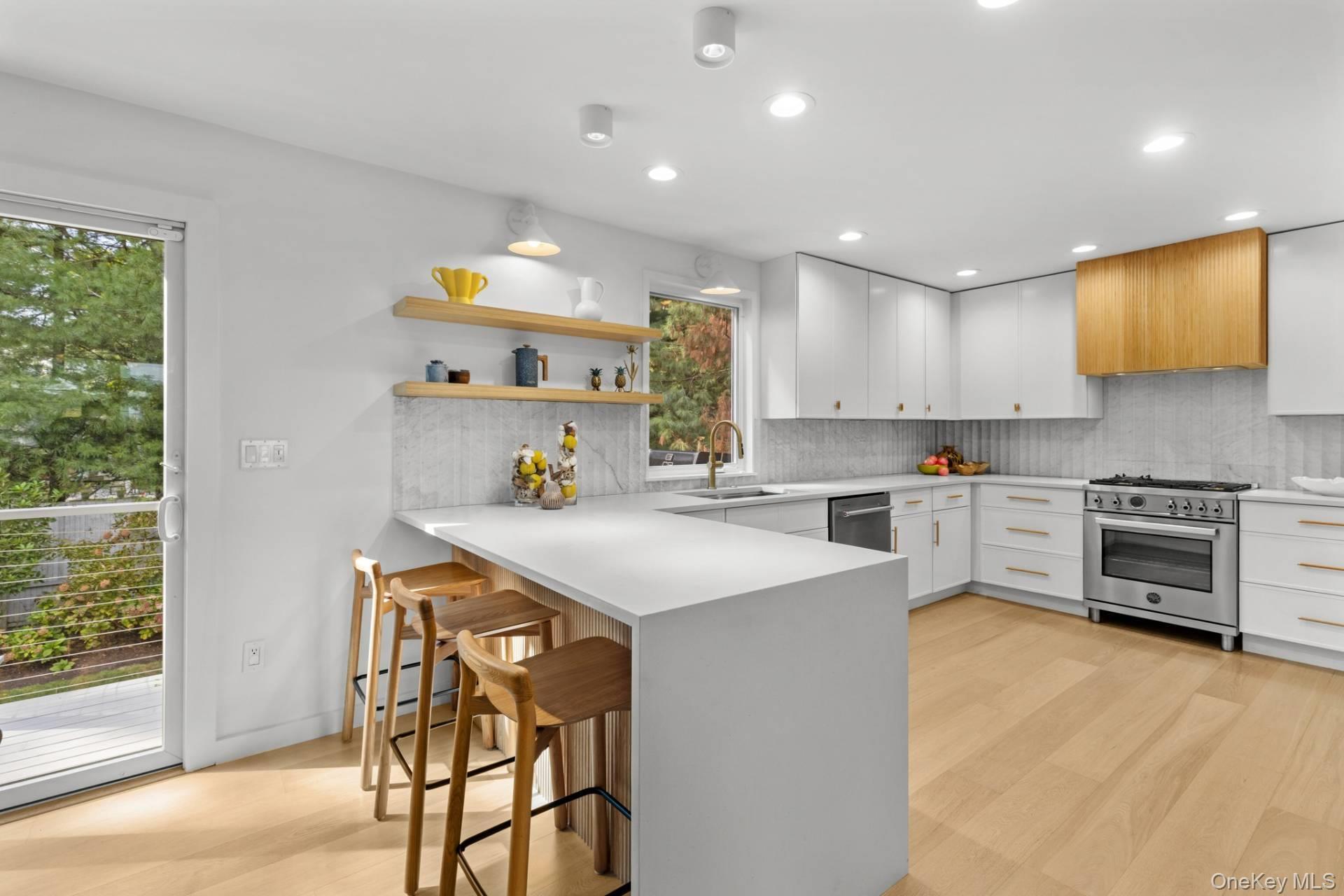 1039 Springs Fireplace Road Property Photo 19