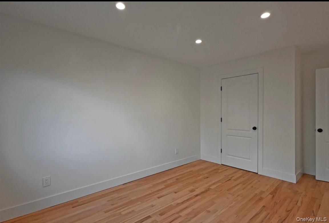 19-43 76th Street 3fl Property Photo 8