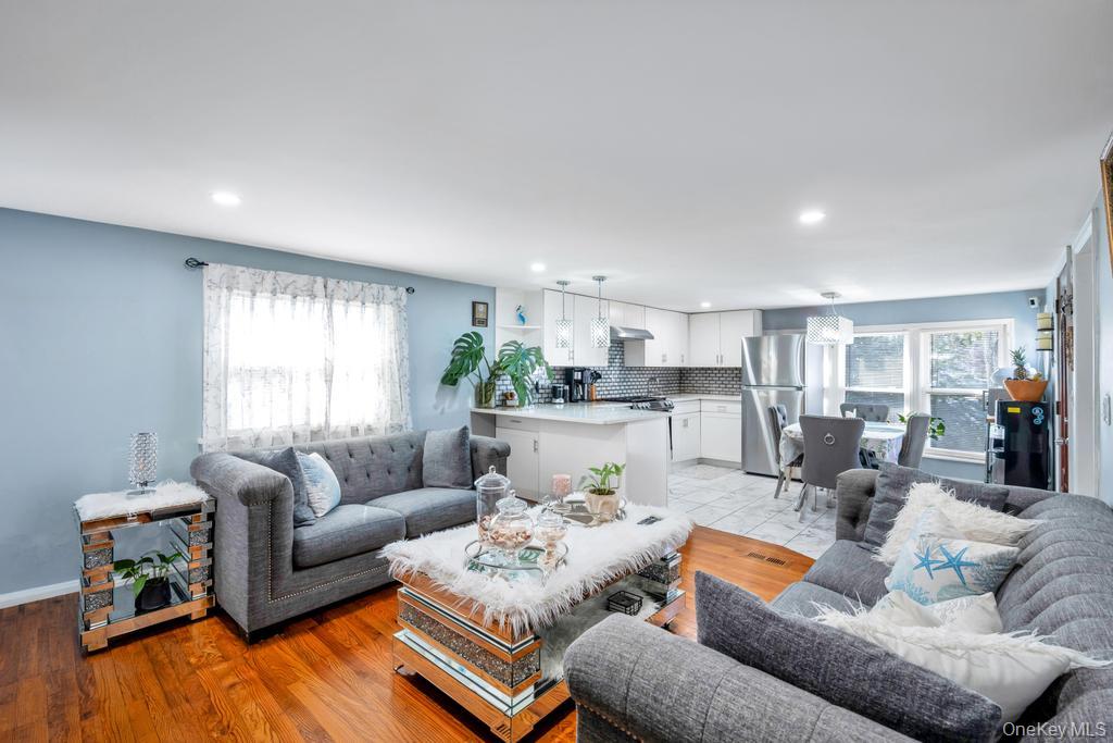 229 W Montauk Highway 87a Property Photo 1