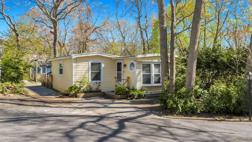 229 W Montauk Highway 87a Property Photo 2