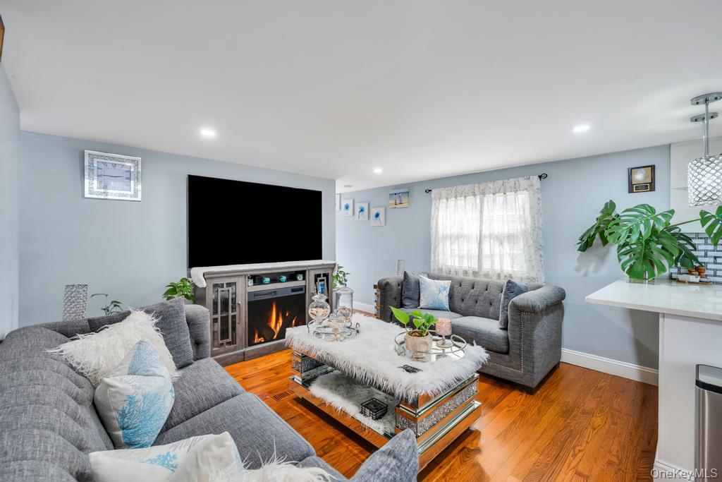 229 W Montauk Highway 87a Property Photo 3