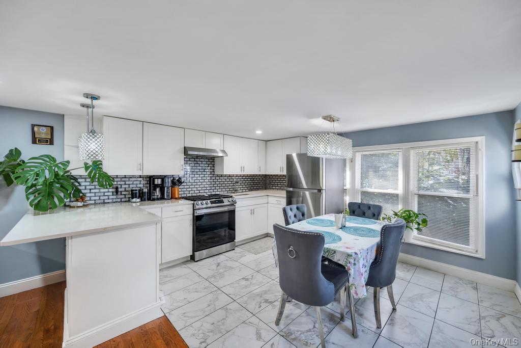 229 W Montauk Highway 87a Property Photo 4