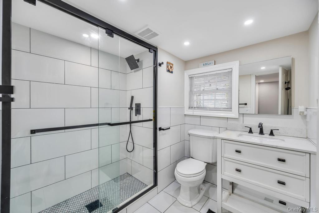 229 W Montauk Highway 87a Property Photo 15