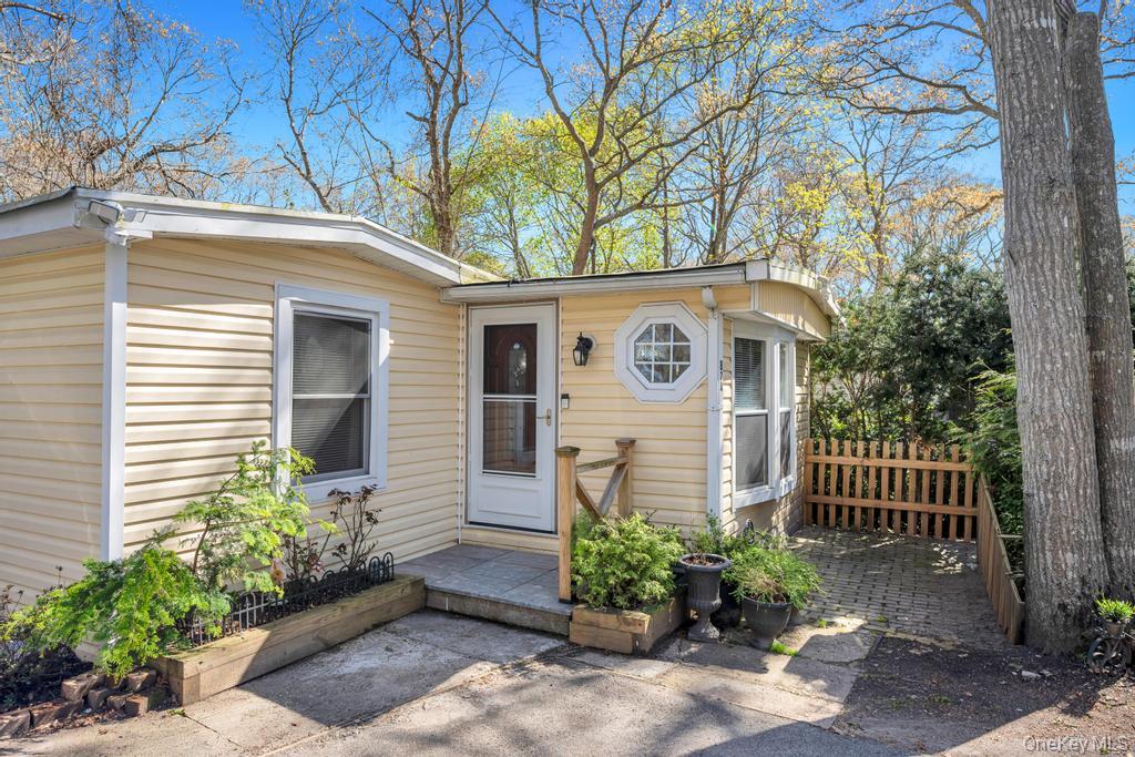 229 W Montauk Highway 87a Property Photo 18