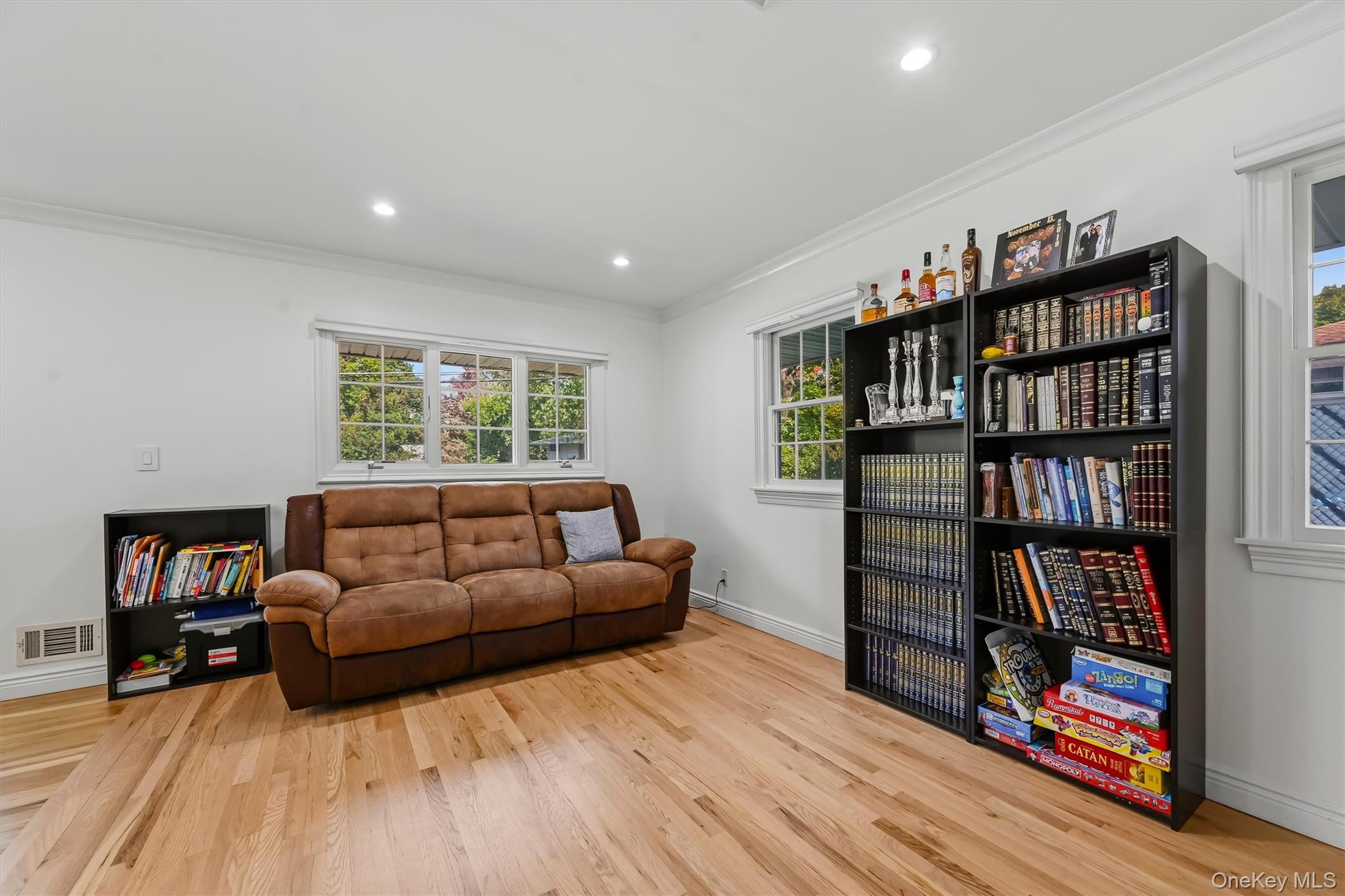 7 Woodridge Drive Property Photo 11