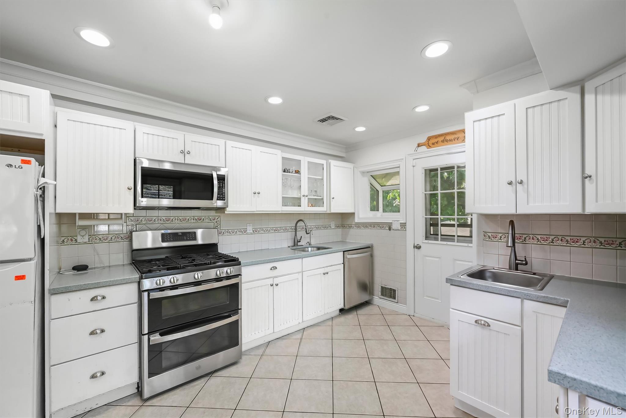 7 Woodridge Drive Property Photo 15