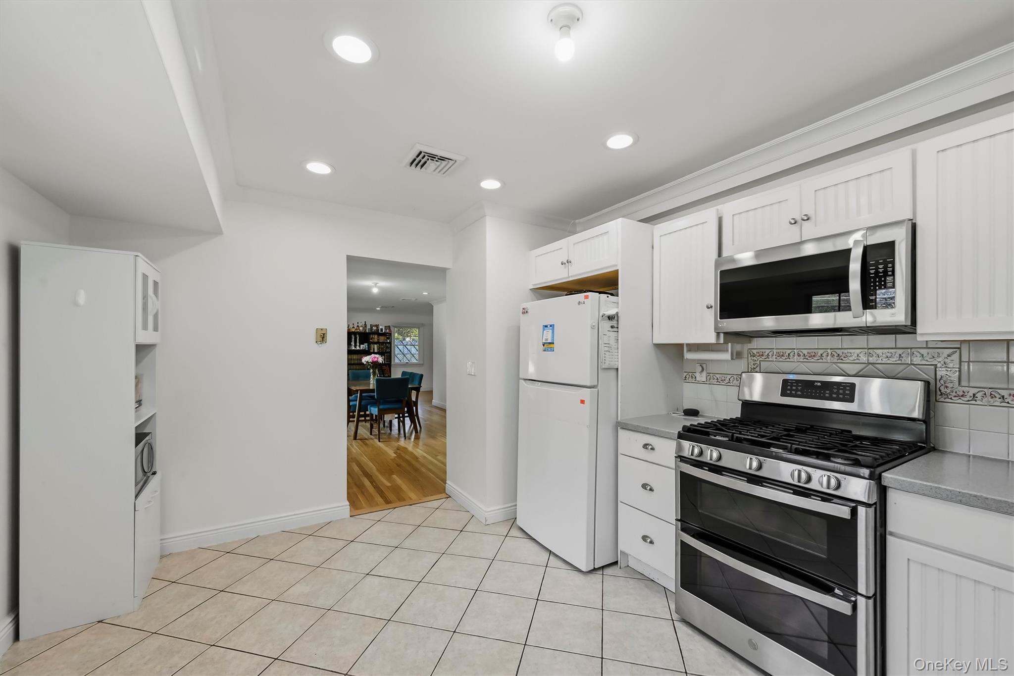 7 Woodridge Drive Property Photo 17