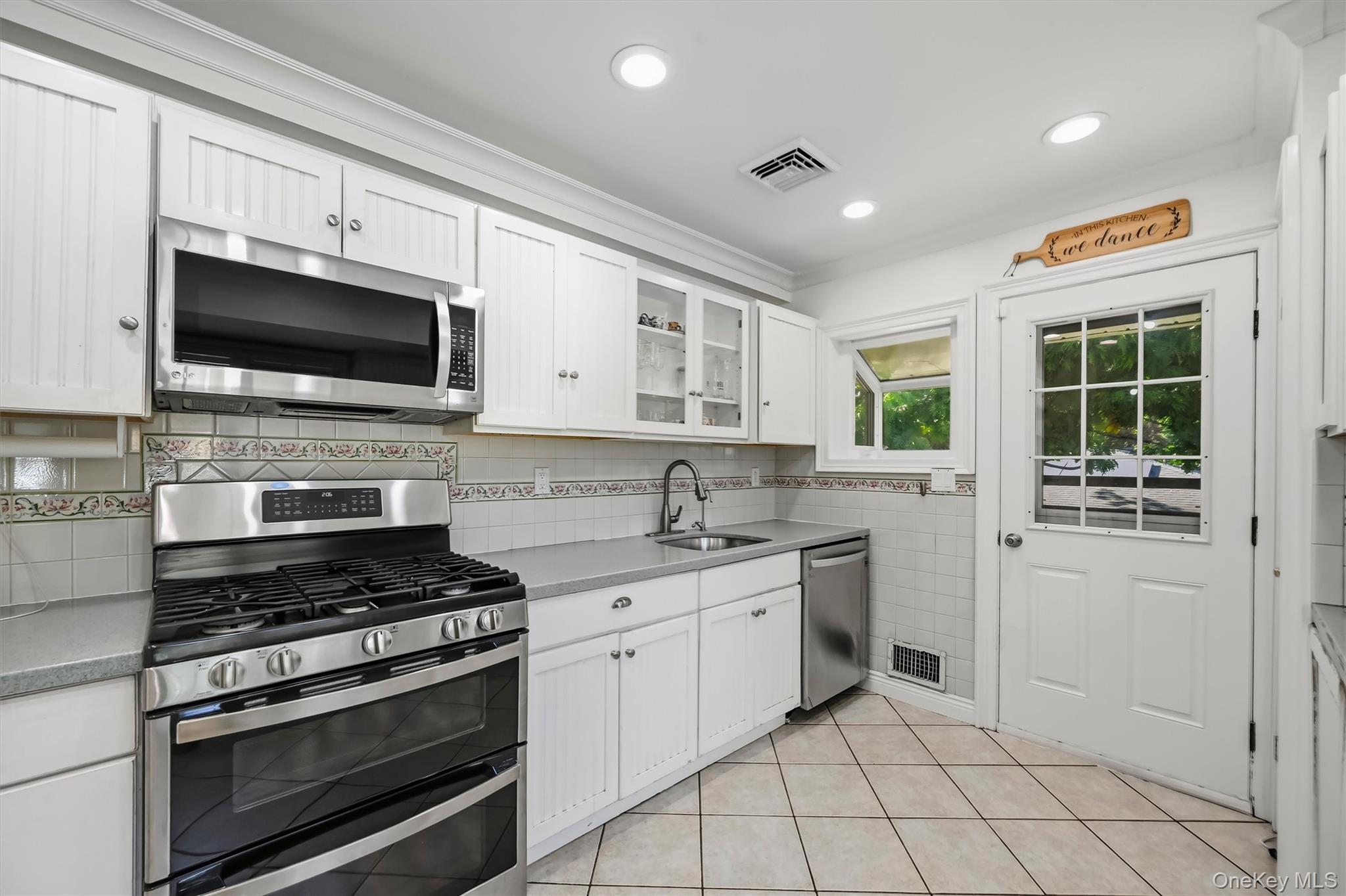 7 Woodridge Drive Property Photo 18