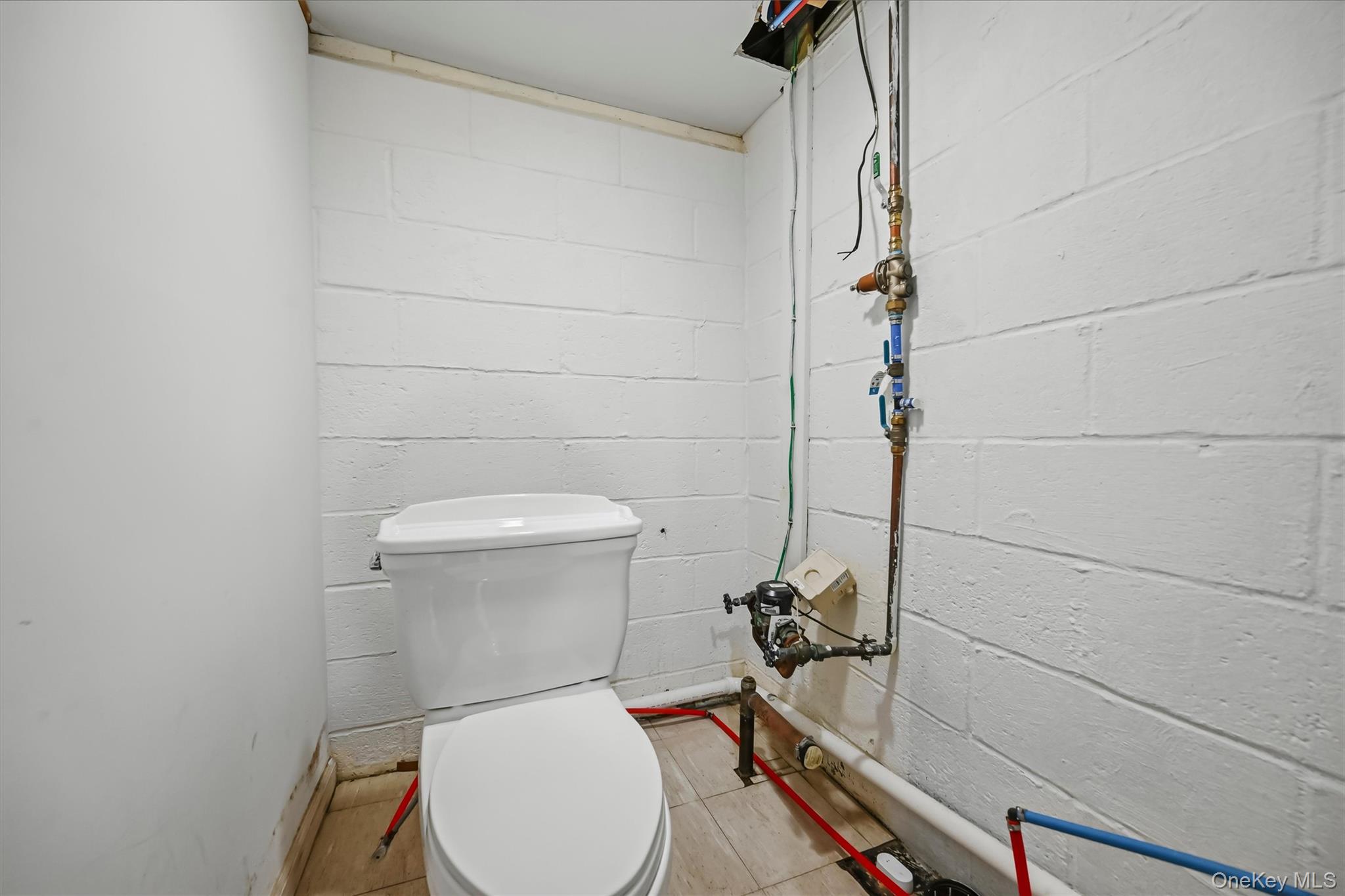 7 Woodridge Drive Property Photo 39