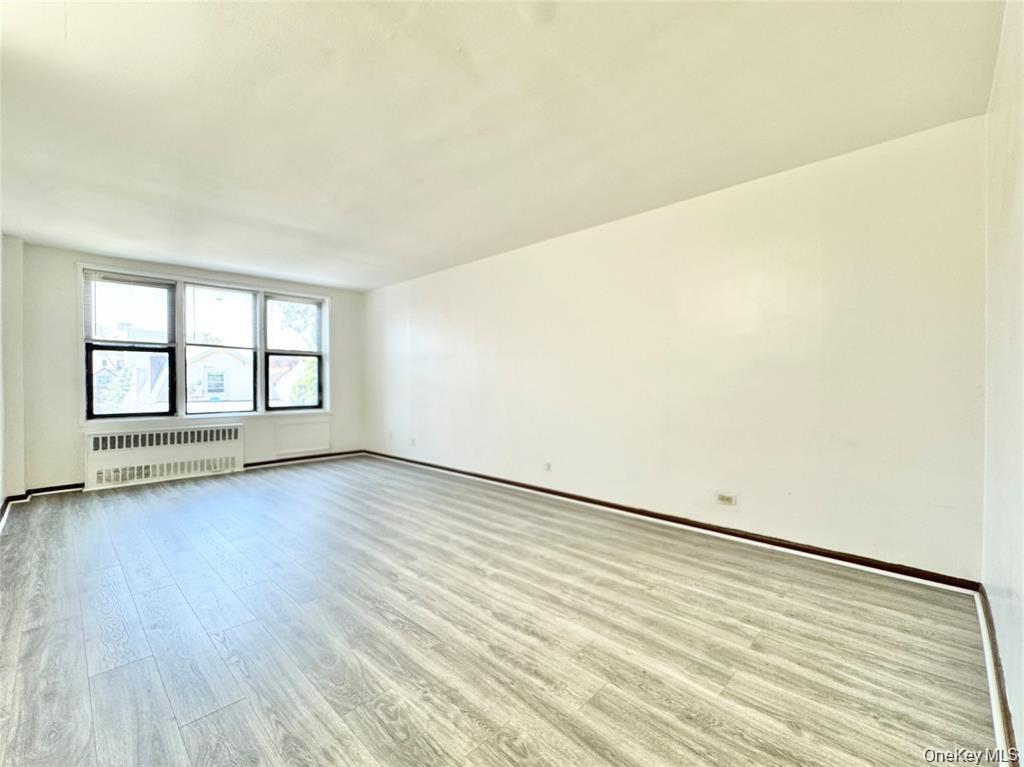 83-25 Vietor Avenue 5c Property Photo 3